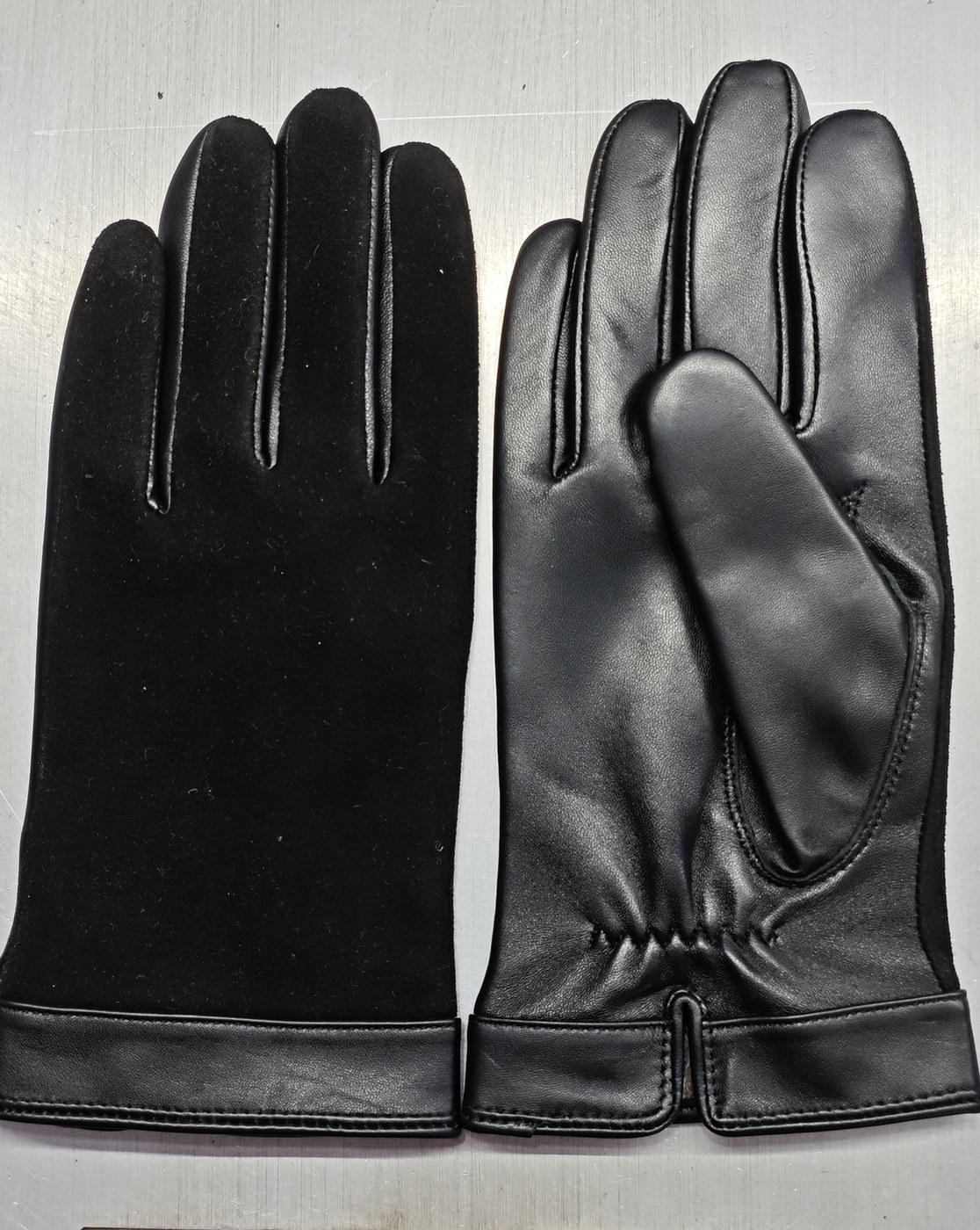 Sheep fur winter gloves